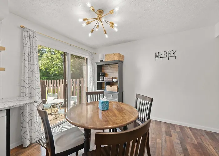The Stayberry - For 6 * Columbus